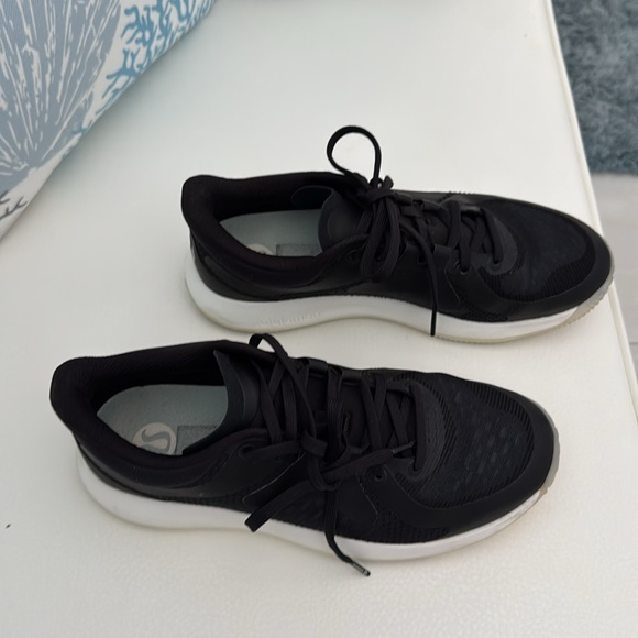 Lululemon Strongfeel training shoe - Picture 3 of 12